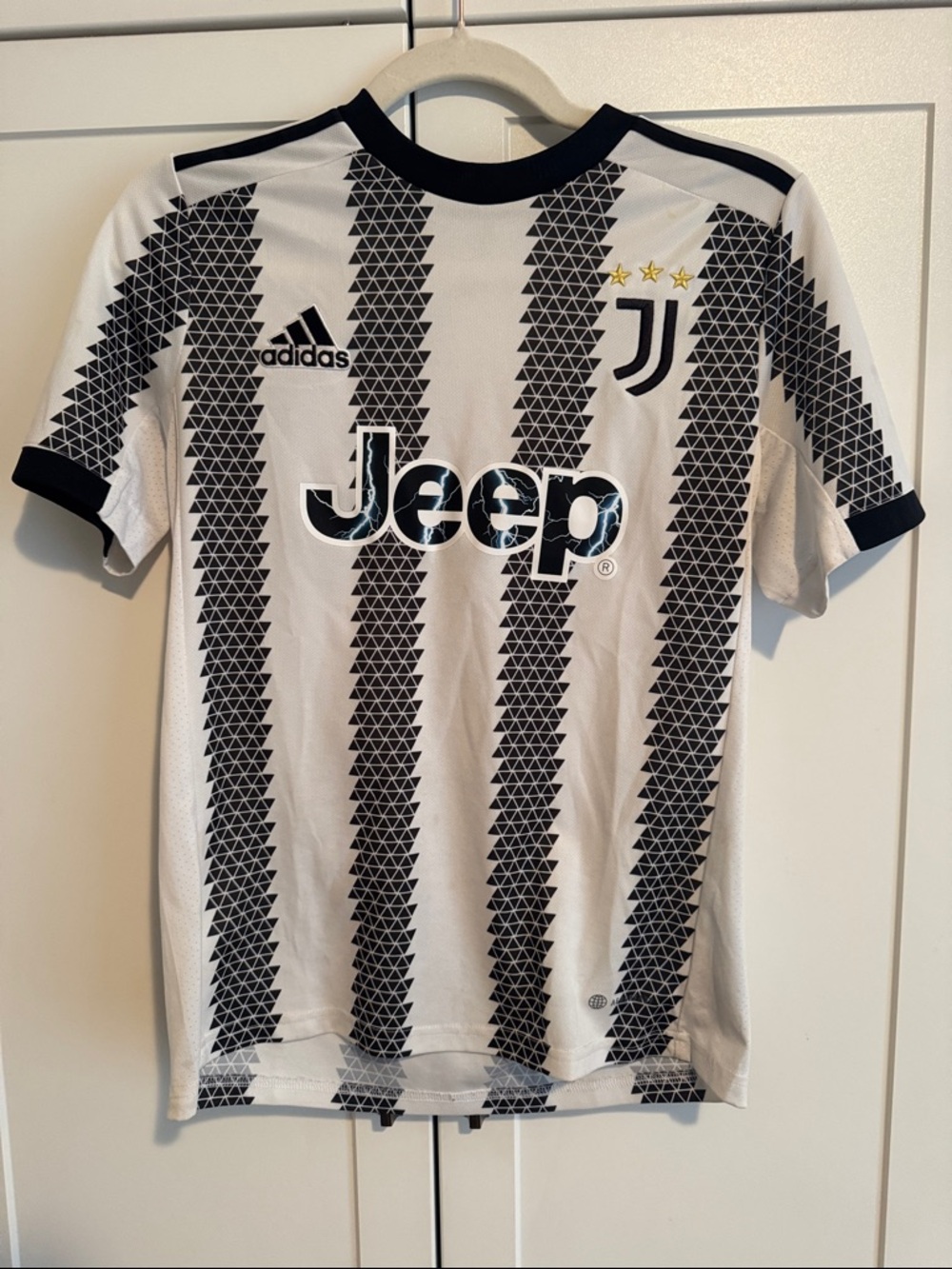 adidas Juventus 22/23 Home Soccer Jersey